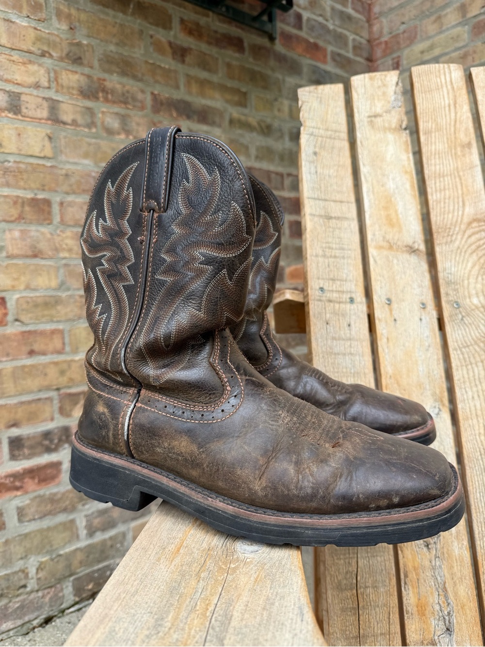 Wolverine Western Pull On Cowboy Boots Square Toe Brown Leather Men's size 9